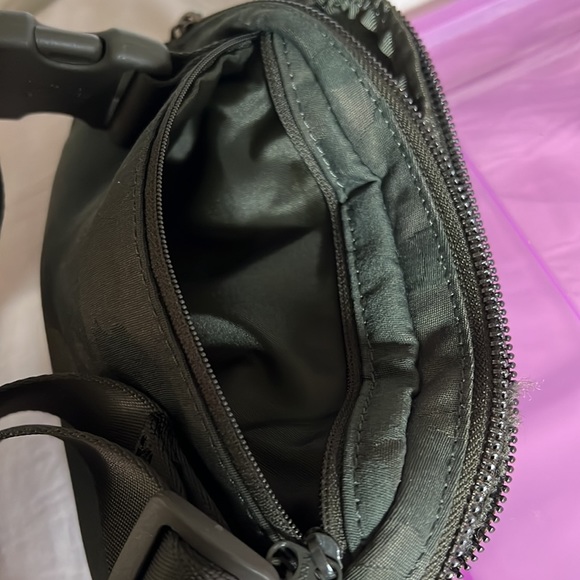 Lululemon - Picture 4 of 8